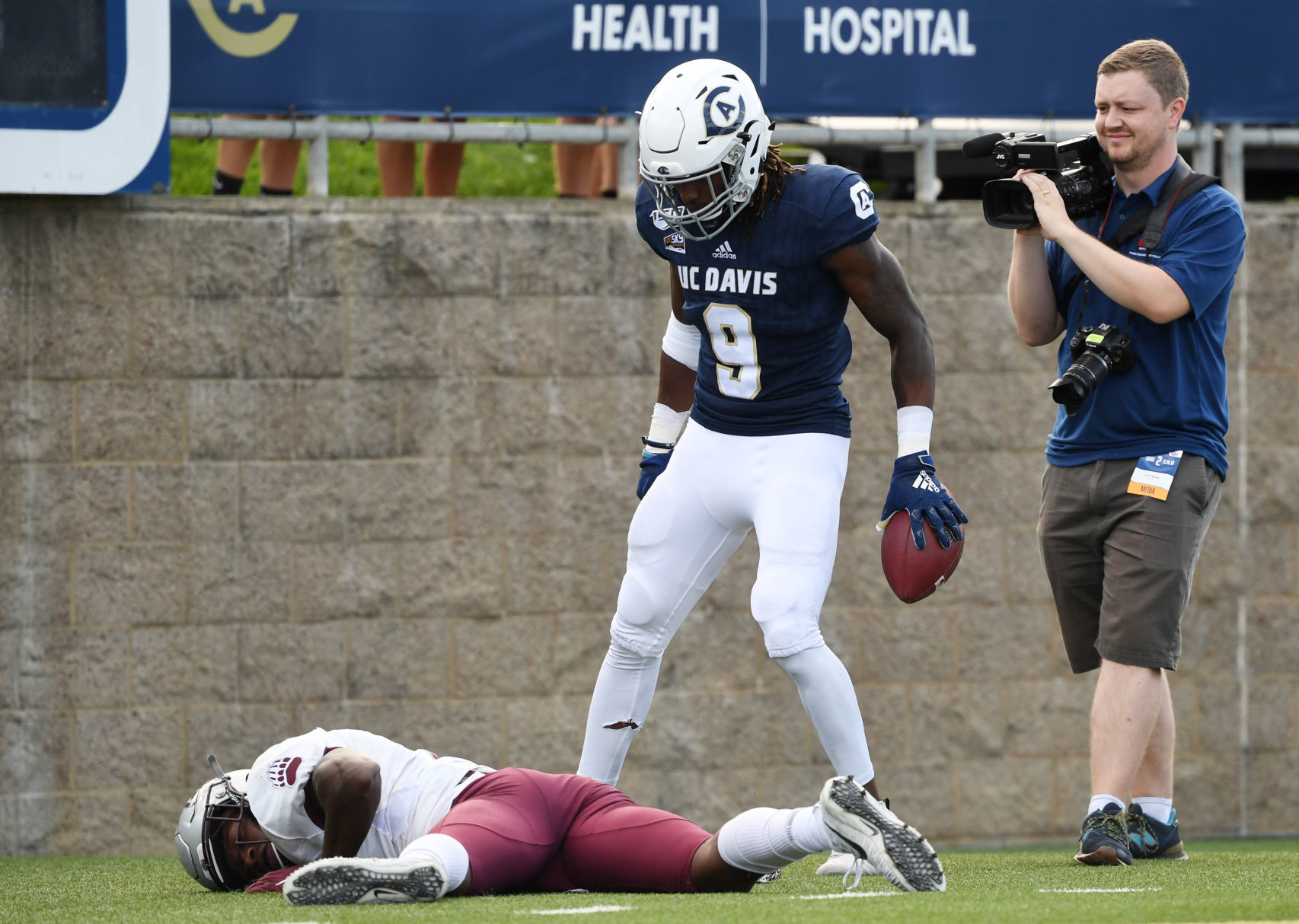 Montana upsets UC Davis 9.JPG